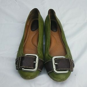 Fossil women size 7.5 green flats shoes